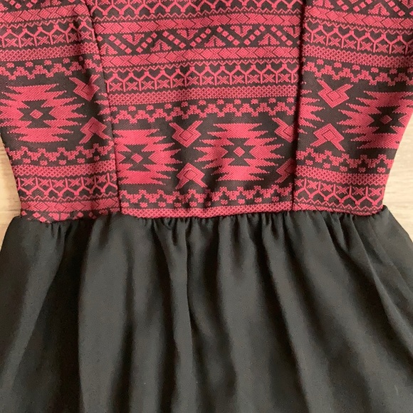 January 7 Maroon and Black Dress - Picture 2 of 8
